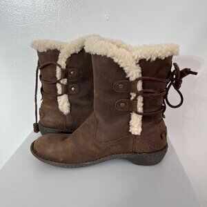 UGG ‎ Akadia Stout Brown Leather Sheepskin Lace-Up Boot US 8